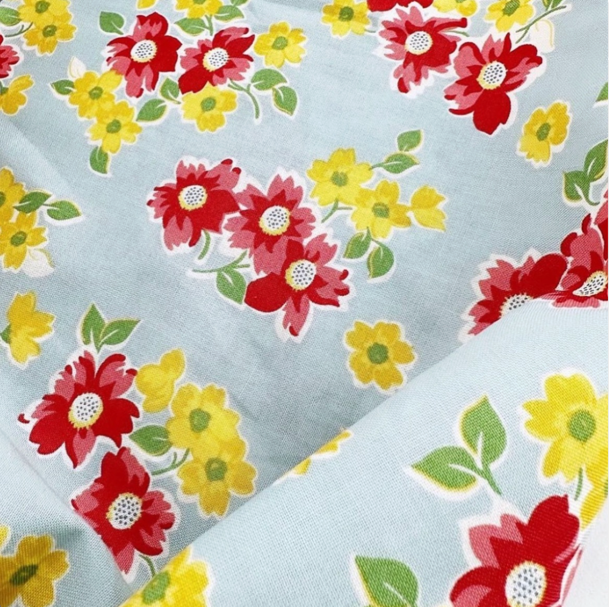 Cute flowers Print Woven Fabric